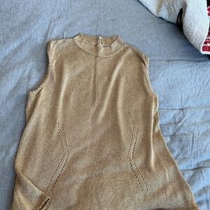 ST. JOHN sleeveless sweater